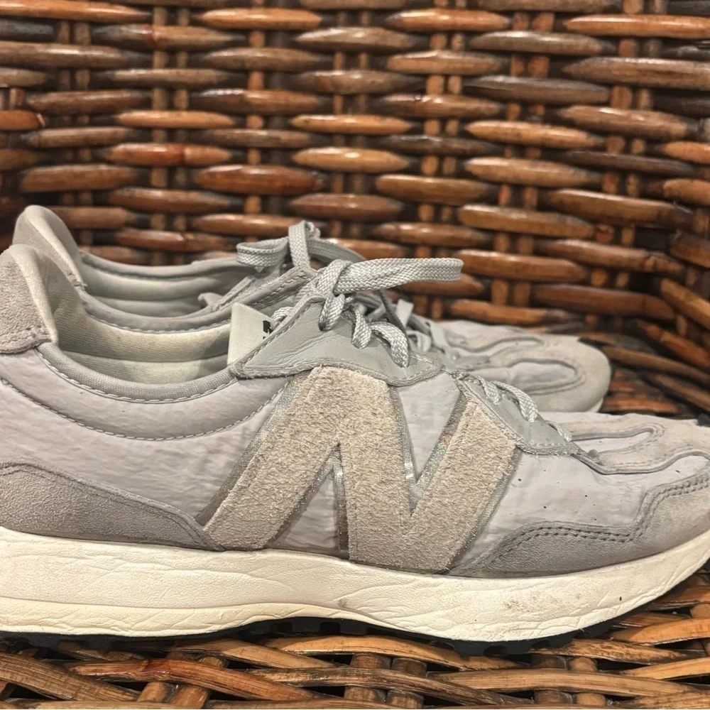 New Balance New Balance 327 Slate Grey Women in size 9.5